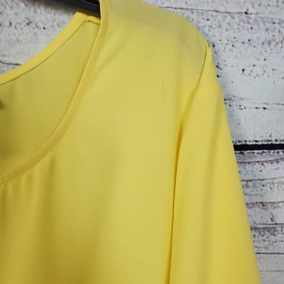 EST. 1946 Women’s Plus 26/28W Yellow Ruffle Bell Sleeve Blouse Top Keyhole Back - Picture 4 of 7